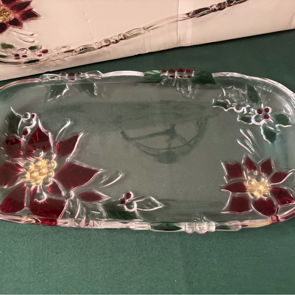 Mikasa Christmas Poinsettia Bowl & Canape Tray Set - Picture 5 of 7